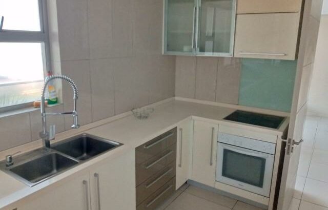 Vende-se Luxuoso Apartamento T2 mobilado no marés