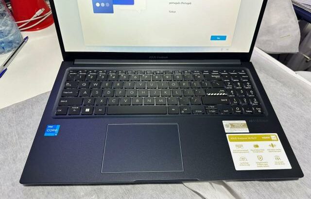 Asus Vivobook X1704ZA Intel Core i5-1235 (12CPUs) 12th Geração