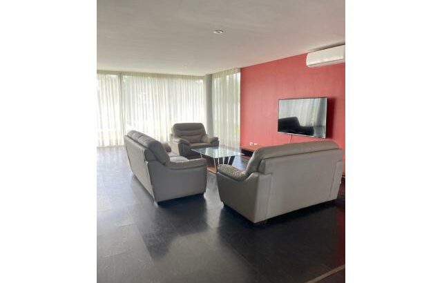 Arrenda-se Luxuosa Moradia T3 mobilada na cidade da Beira