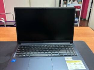 ASUS vivobook i5 12th 8GB RAM 512GB SSD