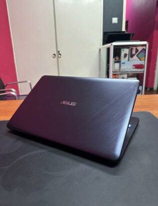 ASUS X543U i3 6th 4GB RAM 1TB