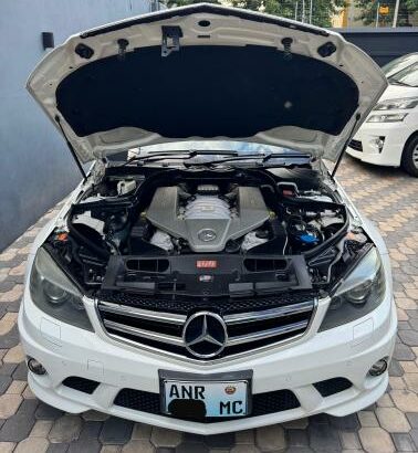 MERCEDES C63 AMG V8 RECEM IMPORTADO