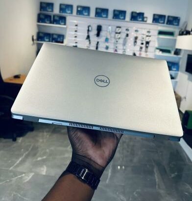 Dell Latitude 5420 Ultrabook  Machine  Intel Core i7-1185G7  2.80GHZ (8Cpus) 11ª Geração,16 GB DDR4 SDRAM,512  GB SSD NVME,Teclado Luminoso Intel iris