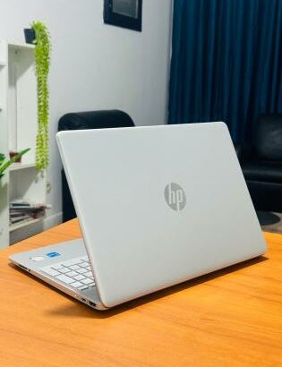 Hp 15s-fq5xxx i5 12th 8GB RAM 512GB SSD