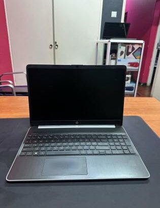 Hp 15s i3 10th 8GB RAM 500GB