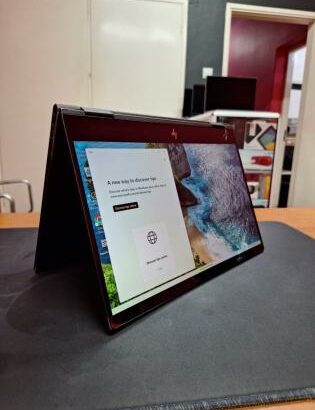 Hp Envy x360 AMD Ryzen 5 3500U 8GB RAM 256GB SSD