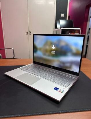 Hp Pavilion 15 i7 12th 16GB RAM 512GB SSD