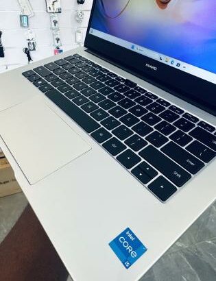 ✨Lap Top Semi-Novo  *Executive Huawei Matebook D14 Metalizado  *✨*Intel Core i5-1135G7 2.40 GHZ  (08 CPUs) 11 th Generation 14 Polegadas * ✨*Face ID +