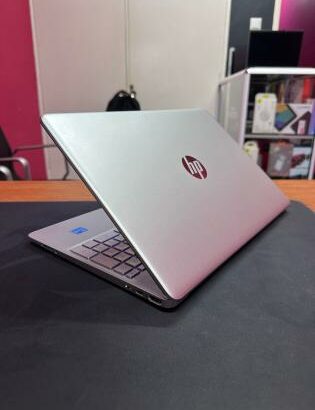 Laptop HP 15s