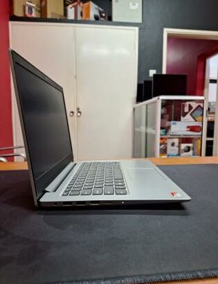 Lenovo Ideapad Slim 1-14AST-05 AMD A4-9120e Radeon R3 4GB RAM 64GB SD