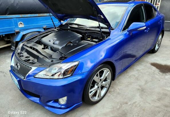 Lexus is250 azul Recem importado