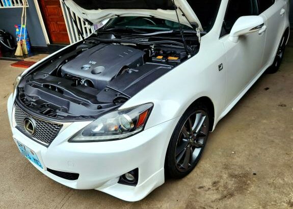 Lexus IS 250  Recem importado