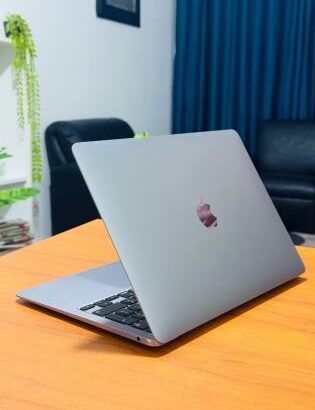 MacBook Air 2020 M1 256GB SSD 8GB RAM