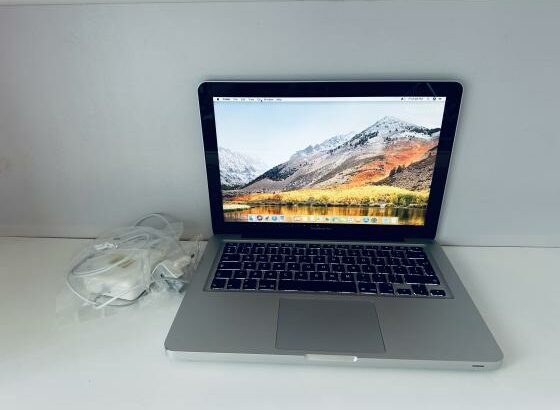 ✨MacBook Pro 2012 Retina Display ✨*2.50GHZ intel Core I5 * ✨*4GB 1600 MHZ * ✨*500 GB SSD* ✨*Intel HD 4000 Graphics 2GB* 🔋 Excellent + Carregador incl