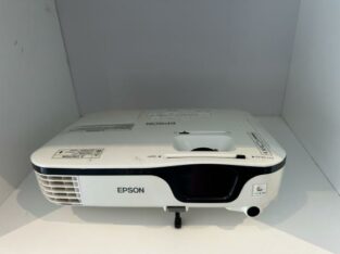 Projector a Venda : Projector Epson  HDMI, USB, -Brilho :2800 Lumen  -Tipo de Tela LCD  Preço:13.500.00MT