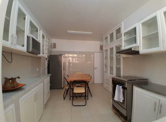 VENDE-SE FLAT TIPO 3 MOBILADO NA POLANA  PRÓXIMO A JULIUS NYERERE