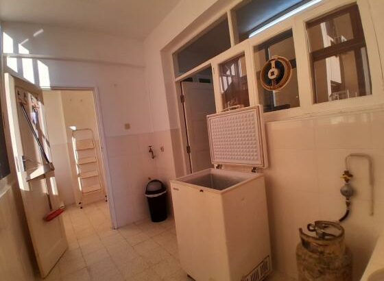 VENDE-SE FLAT TIPO 3 MOBILADO NA POLANA  PRÓXIMO A JULIUS NYERERE