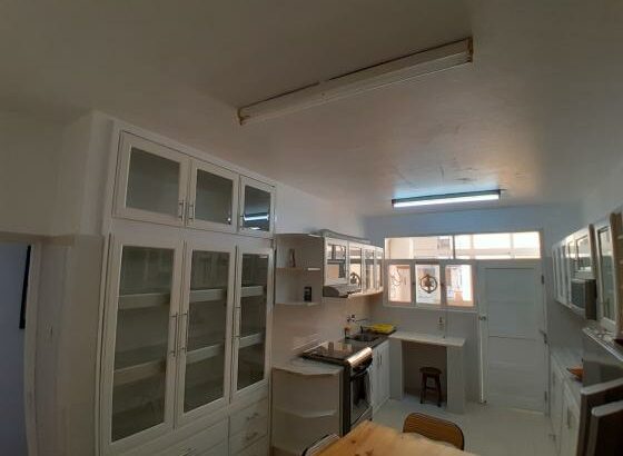 VENDE-SE FLAT TIPO 3 MOBILADO NA POLANA  PRÓXIMO A JULIUS NYERERE