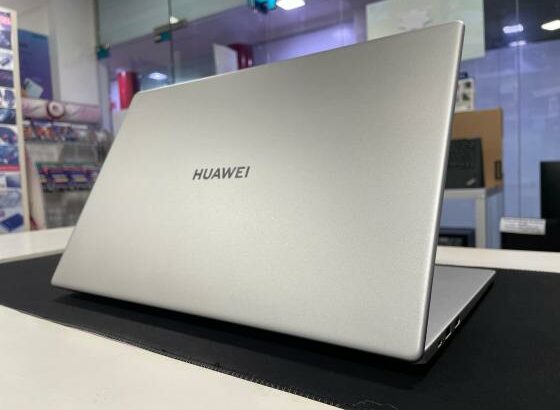 Huawei MateBook D15 BoDE-WDH9 15.6” i5-1155G7 8GB 256SSD iRisXe W11H