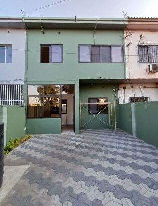 Arrenda se luxuosa moradia nova duplex tipo 3 com 2wc no bairro alto mae avenida do trabalho