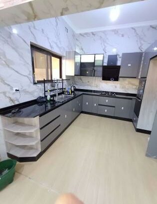 Arrenda se luxuosa moradia nova duplex tipo 3 com 2wc no bairro alto mae avenida do trabalho