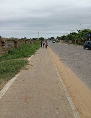 transpasse destas parcelas, de 15/30m no bairro de laulane zona da Dona Alice