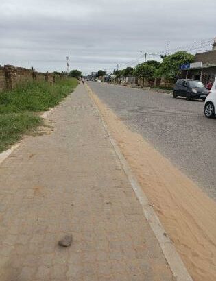 transpasse destas parcelas, de 15/30m no bairro de laulane zona da Dona Alice