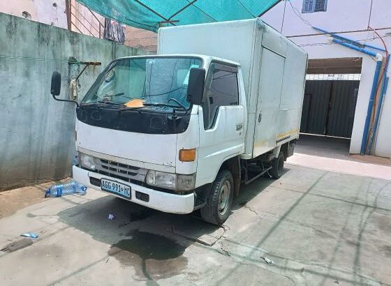 Vendo Camioneta Toyota Dyna 3L Contentorizada