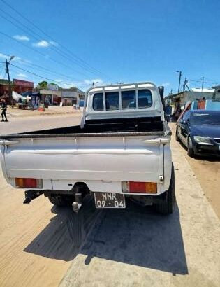 Vendo Modelo: Toyota Land Cruiser
Motor 1HZ seco
4×4
Suspensão intacta
Pneus com jantes