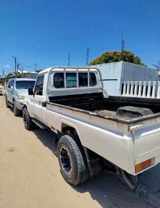 Vendo Modelo: Toyota Land Cruiser
Motor 1HZ seco
4×4
Suspensão intacta
Pneus com jantes