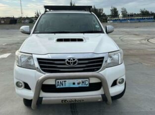 TOYOTA HILUX RAIDER 2014