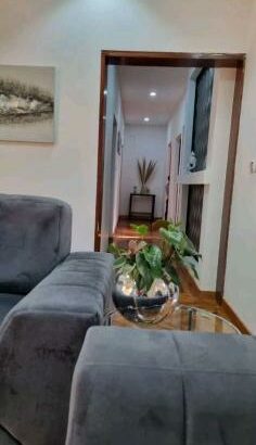 Vende-se T3 Bairro de Malhanpsene Matola Av. das indústrias bem localizada