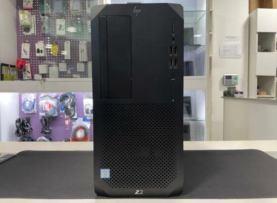 HP Z2 Tower G5 Workstation Xeon W-125 32GB 512SSD+4TB.HDD QuandroRTX4000 WinServ2016