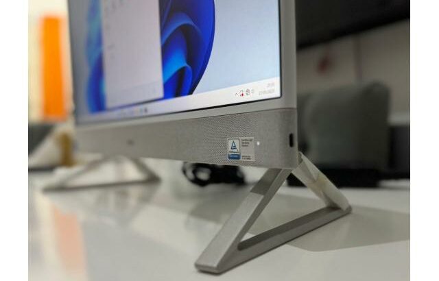 Dell Inspiron 5410 All-in-One  12th Gen Intel®️ Core™️  i5-1215U