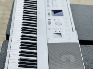 Piano Yamaha DGZ640