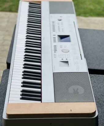 Piano Yamaha DGZ640