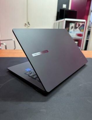 ASUS Expertboom 14 i7 13th 16GB RAM 512GB SSD