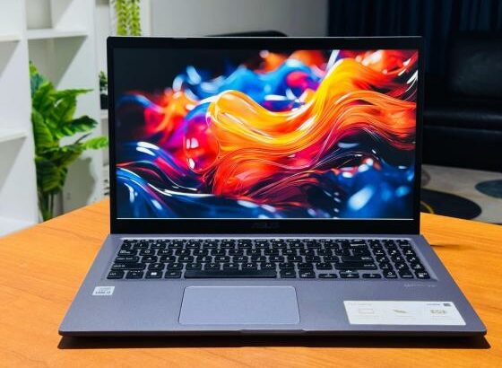 ASUS Vivobook i3 10th 8GB RAM 512GB SSD