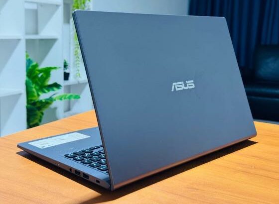 ASUS Vivobook i3 10th 8GB RAM 512GB SSD