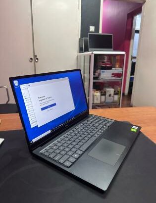 Dell Vostro 5590 i7 10th 16GB RAM 16GB RAM 512GB SSS Nvidia Gedorce Mx250 2G.