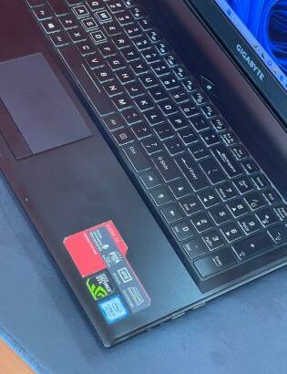 Gaming Gigabyte Aero 15X i7 8th 16GB RAM 256GB SSD+1TB HDD Nvidia GeForce GTX 1050