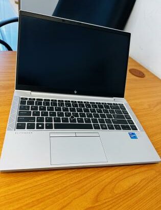 HP EliteBook 840 G8 Notebook PC limpinho como novo , 01 Ano de Garantia e Assistência Técnica  Intel Core I5-1145G7 2.60 GHZ (8 CPUs ) Windows 11 Pro