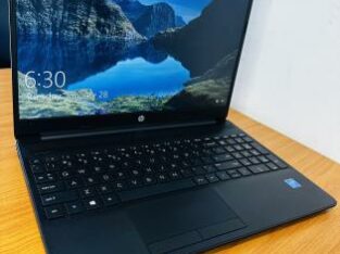 HP LapTop 15-DW1XXX  INTEL Celeron N4020 1.10GHZ (2Cpus) 12TH Gen  4GB DDR4 SDRAM 256 GB SSD NVME, Teclado Numerico  Intel UHD Graphics  15.6polegadas