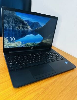 HP LapTop 15-DW1XXX  INTEL Celeron N4020 1.10GHZ (2Cpus) 12TH Gen  4GB DDR4 SDRAM 256 GB SSD NVME, Teclado Numerico  Intel UHD Graphics  15.6polegadas