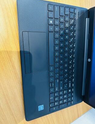 HP LapTop 15-DW1XXX  INTEL Celeron N4020 1.10GHZ (2Cpus) 12TH Gen  4GB DDR4 SDRAM 256 GB SSD NVME, Teclado Numerico  Intel UHD Graphics  15.6polegadas