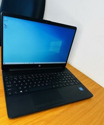 HP LapTop 15-DW1XXX  INTEL Celeron N4020 1.10GHZ (2Cpus) 12TH Gen  4GB DDR4 SDRAM 256 GB SSD NVME, Teclado Numerico  Intel UHD Graphics  15.6polegadas