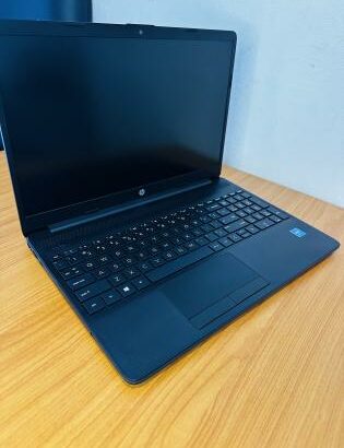 HP LapTop 15-DW1XXX  INTEL Celeron N4020 1.10GHZ (2Cpus) 12TH Gen  4GB DDR4 SDRAM 256 GB SSD NVME, Teclado Numerico  Intel UHD Graphics  15.6polegadas