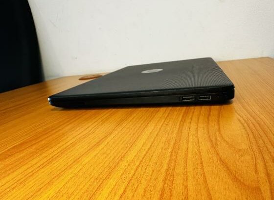 HP LapTop 15-DW1XXX  INTEL Celeron N4020 1.10GHZ (2Cpus) 12TH Gen  4GB DDR4 SDRAM 256 GB SSD NVME, Teclado Numerico  Intel UHD Graphics  15.6polegadas