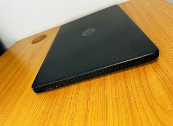 HP LapTop 15-DW1XXX  INTEL Celeron N4020 1.10GHZ (2Cpus) 12TH Gen  4GB DDR4 SDRAM 256 GB SSD NVME, Teclado Numerico  Intel UHD Graphics  15.6polegadas