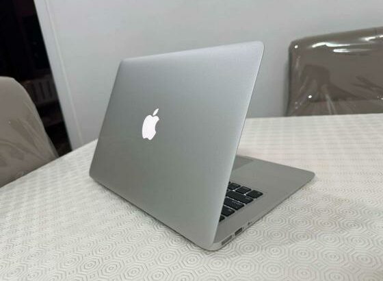 MacBook Air 2013 13″ Core i5 4GB Ram 128GB SSD